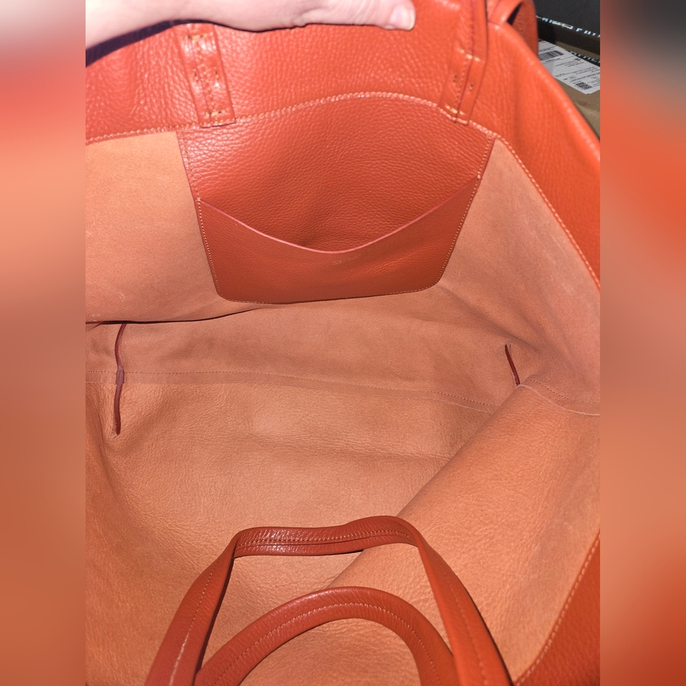 Cuyana Classic Easy Tote - Picture 11 of 16